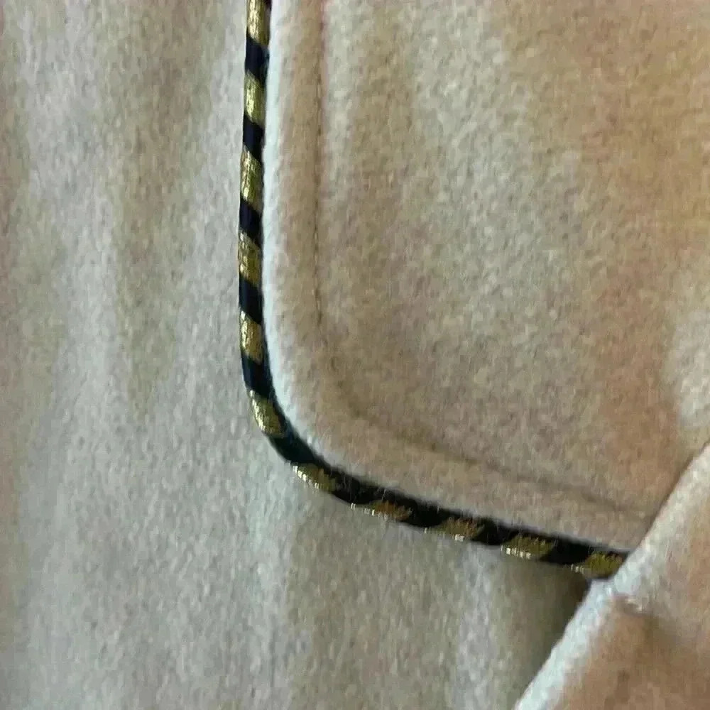 Vintage 80% wool coat. Made in the USA. Size medium. - Picture 2 of 15